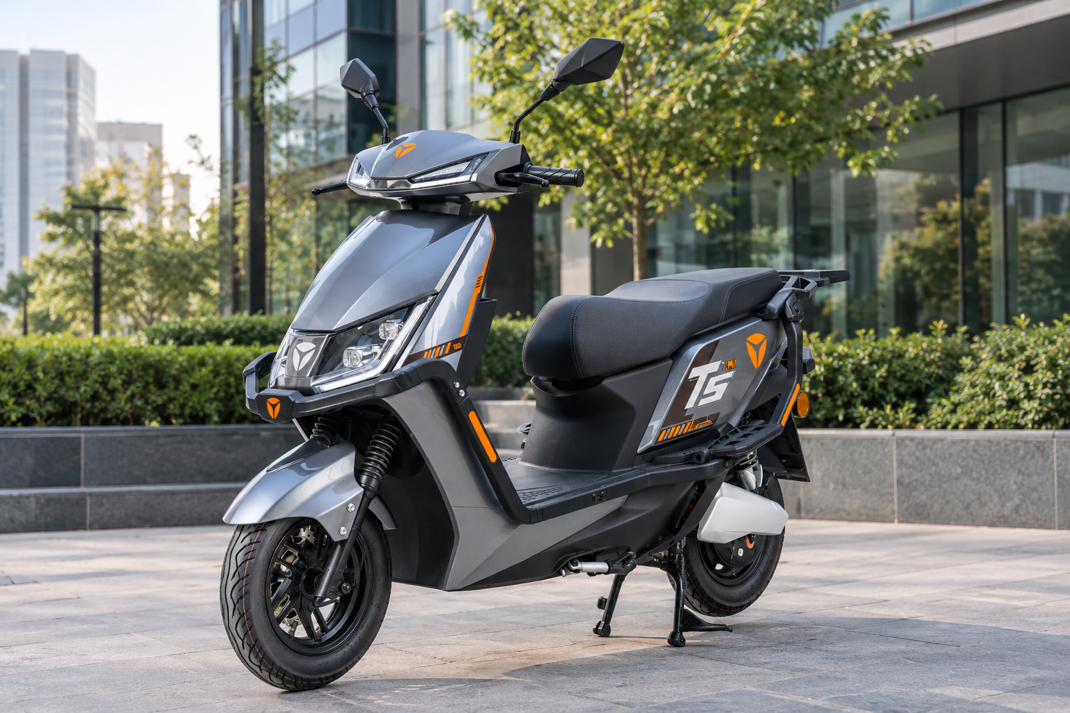 Yadea T5L vs petrol bike